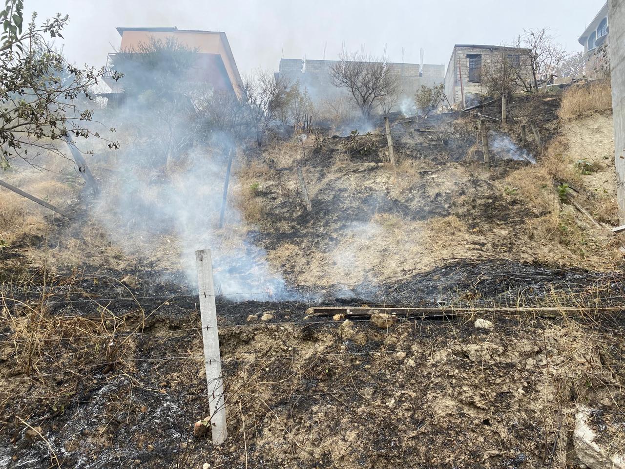 Amenazante incendio de pastizales seregistró en colonia de Chilpancingo