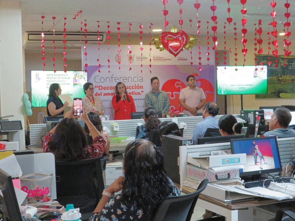 Imparte SEPLADER conferencia “Deconstrucción del Amor Romántico” a sus servidores públicos