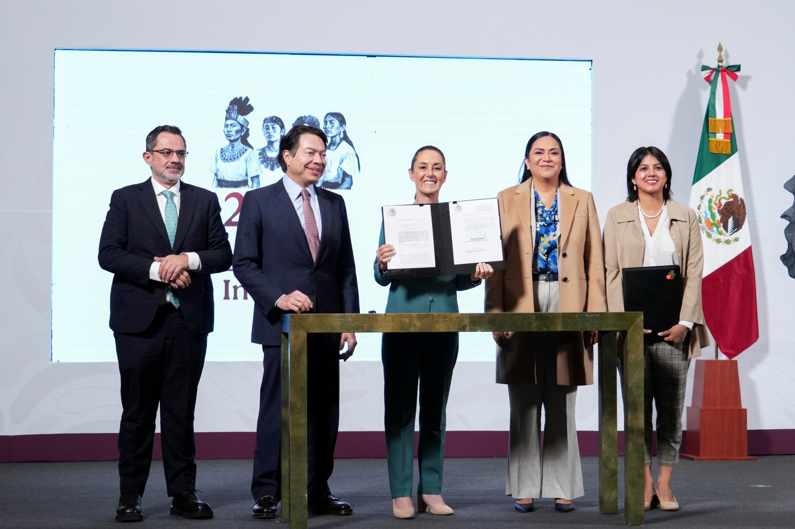 Claudia Sheinbaum firma decreto para defender el maíz mexicano con reformas constitucionales