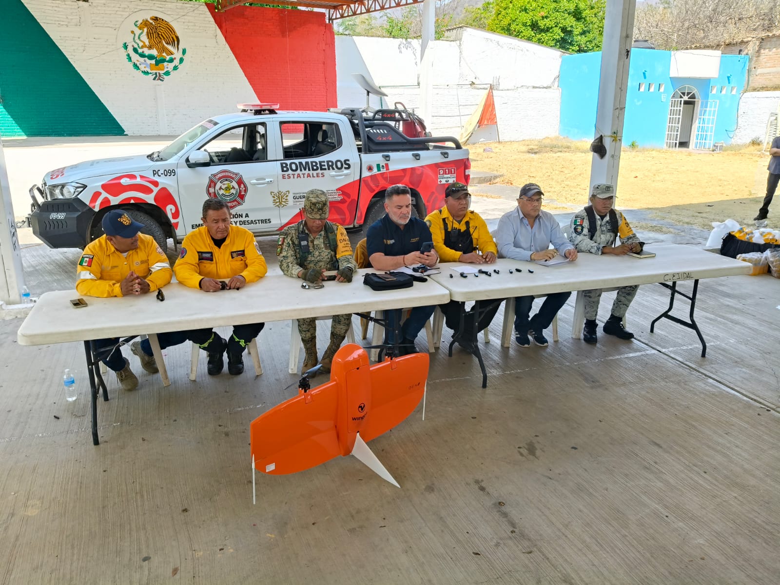 Autoridades estatales y municipales intensifican acciones para extinguir incendio forestal en Iguala