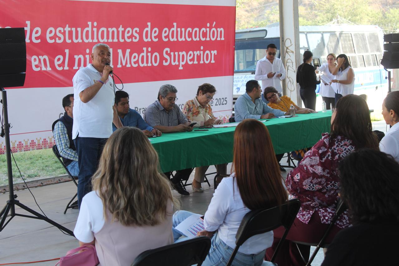 Ofrecen oferta educativa a los estudiantes que egresarán del nivel secundaria