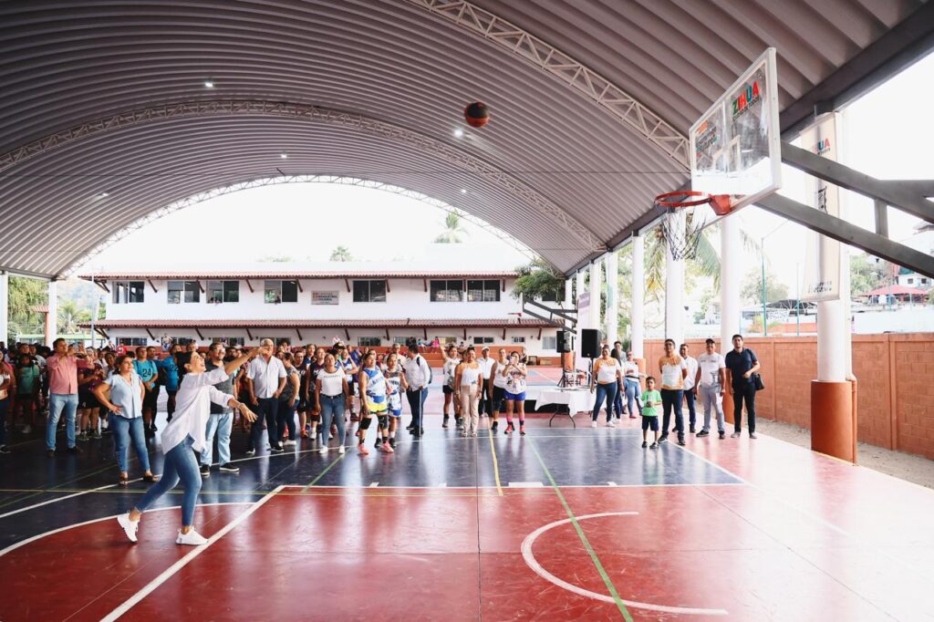 Gobierno municipal activa el deporte por el mes de la mujer