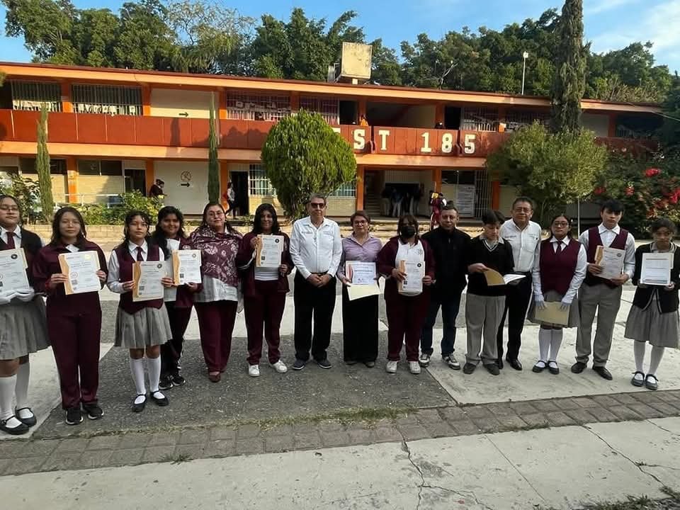 Más de 300 estudiantes guerrerenses de escuelas públicas obtienen certificación internacional de inglés