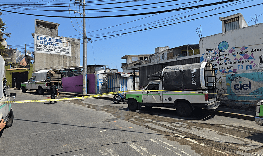 Hombre fallece en hospital tras ataque a balazos en sitio de camionetas en Acapulco