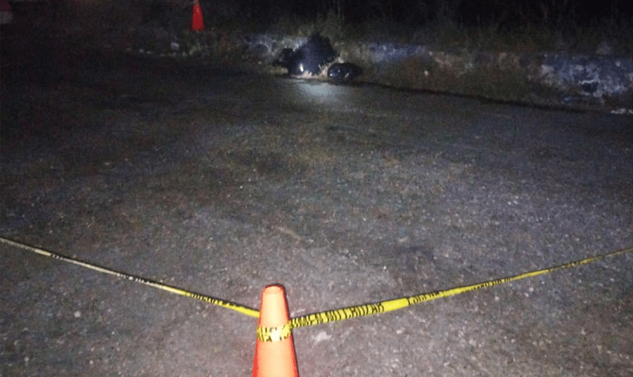 Hallan restos humanos embolsados a orillas de la Autopista del Sol en Acapulco