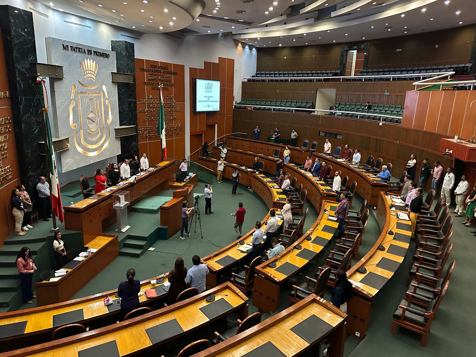En el Congreso local… Guardan minutos de silencio por Marco Antonio Suástegui y otras dos víctimas
