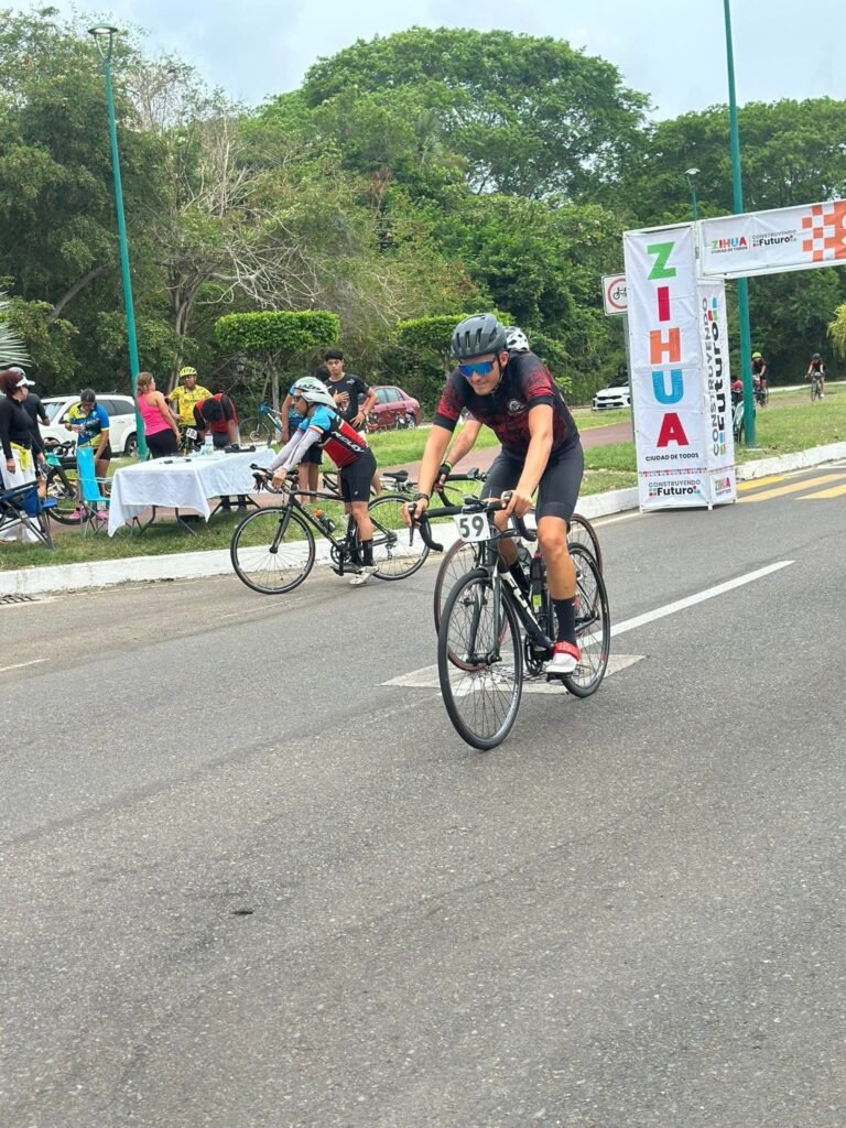 Exitoso Primer Campeonato Municipal de Ciclismo en Ixtapa Zihuatanejo: Más de 300 participantes se suman a la justa de ruta y montaña