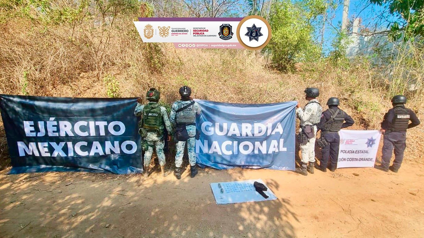 Aseguran droga, detienen a un hombre y recuperan motocicletas en Acapulco y Zihuatanejo