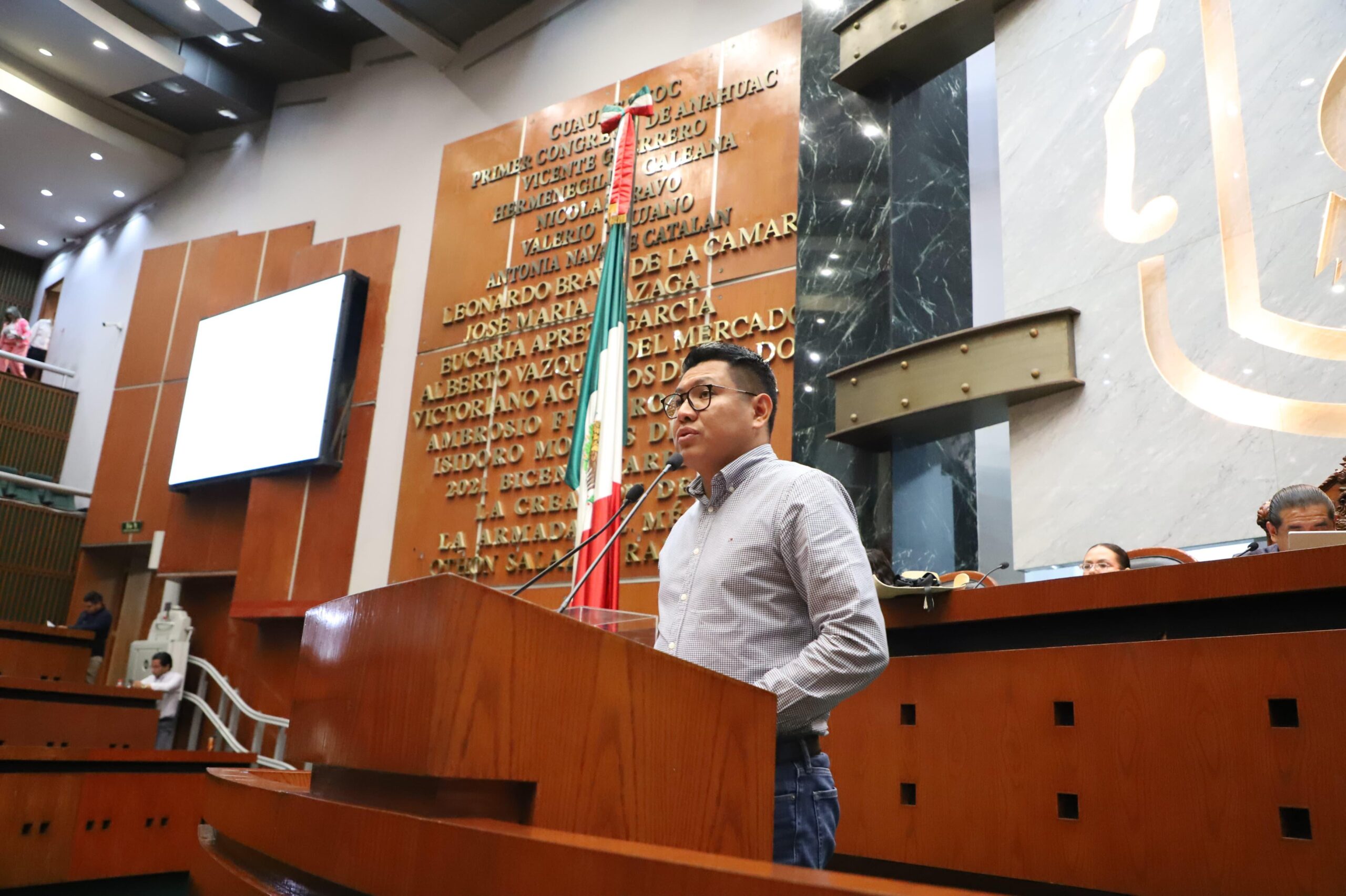 Propone que ayuntamientos cuenten con unidad de procedimientos legislativos para agilizar validación de reformas constitucionales