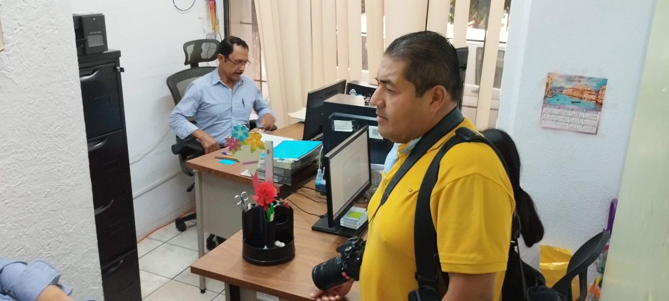 Fotógrafo Anwar Delgado denuncia que diputado priista lo amenazó de muerte