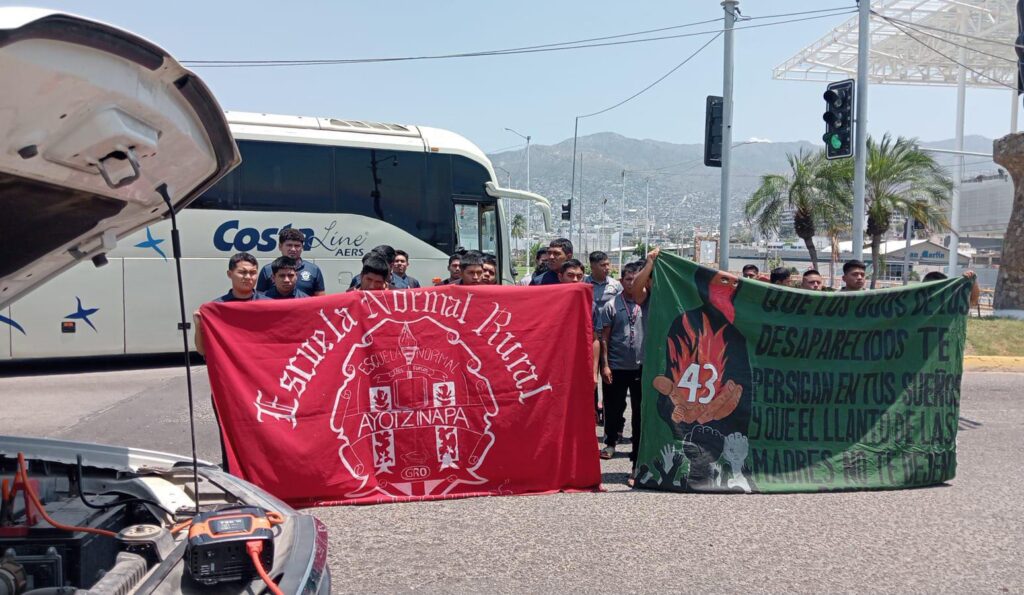 Han sido años de mentiras en el Caso Ayotzinapa, acusan