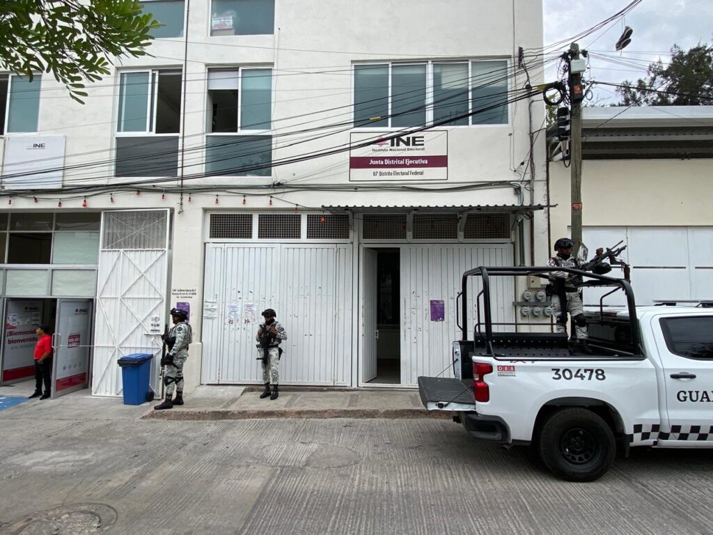 En Chilpancingo… Resguardan elementos de la Guardia Nacional las instalaciones del INE