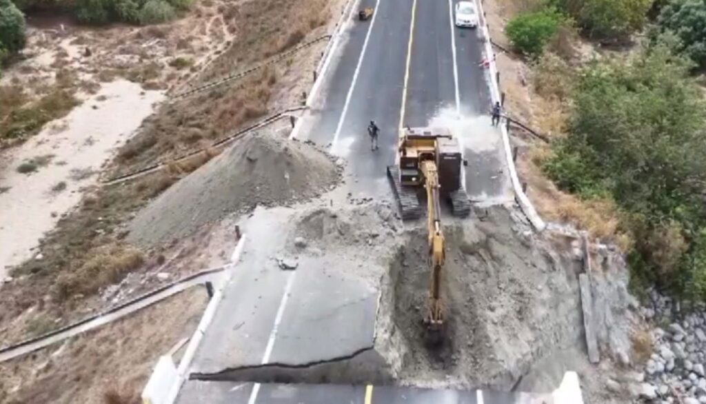Lluvias casi inician; libramiento de Tecpan sin avances