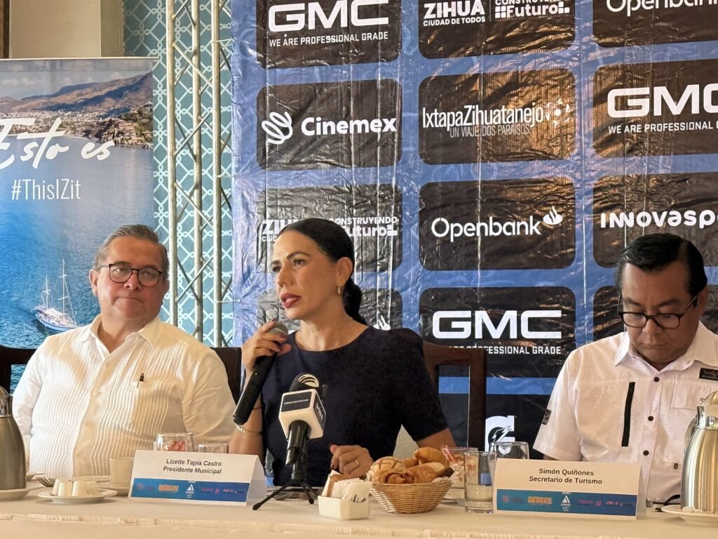 Lizette Tapia Castro encabeza la conferencia de prensa previa al Triatlón AsTri Ixtapa