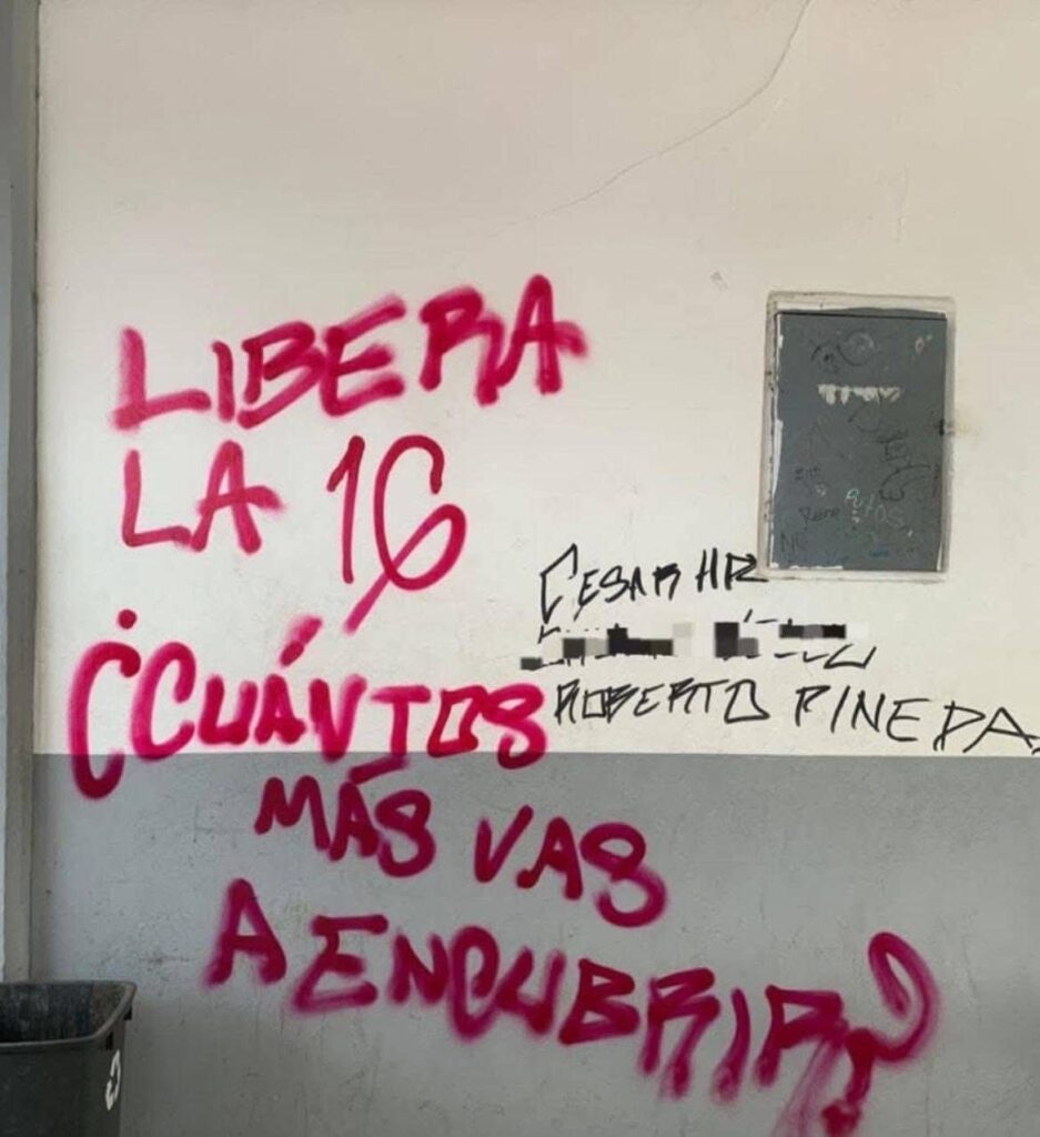 Alumnos de Prepa 16 de Coyuca acusan encubrimiento de acosadores y exigen destitución de directora