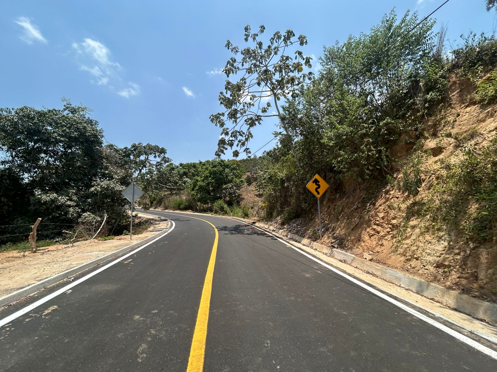 El gobierno de Guerrero continúa transformando la infraestructura carretera