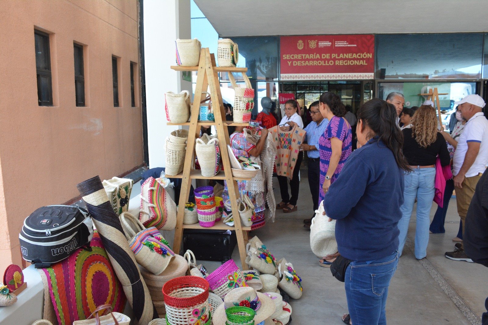 Se realiza la Expo Día de las Madres en el Recinto del Poder Ejecutivo