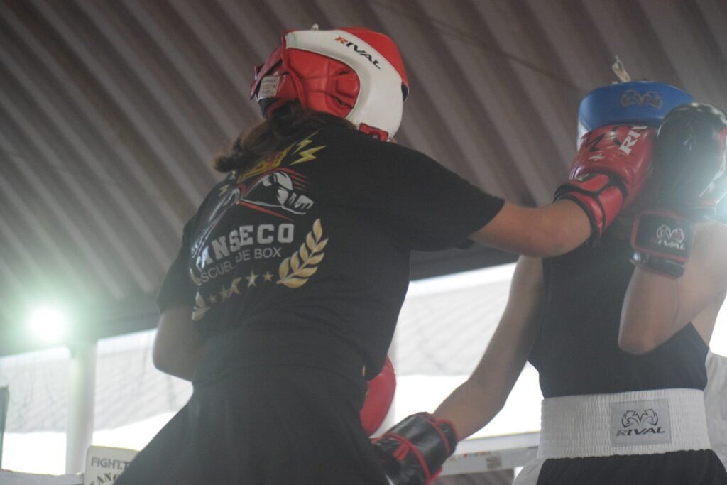 Se efectuó la gala boxística “Duelo de Titanes”