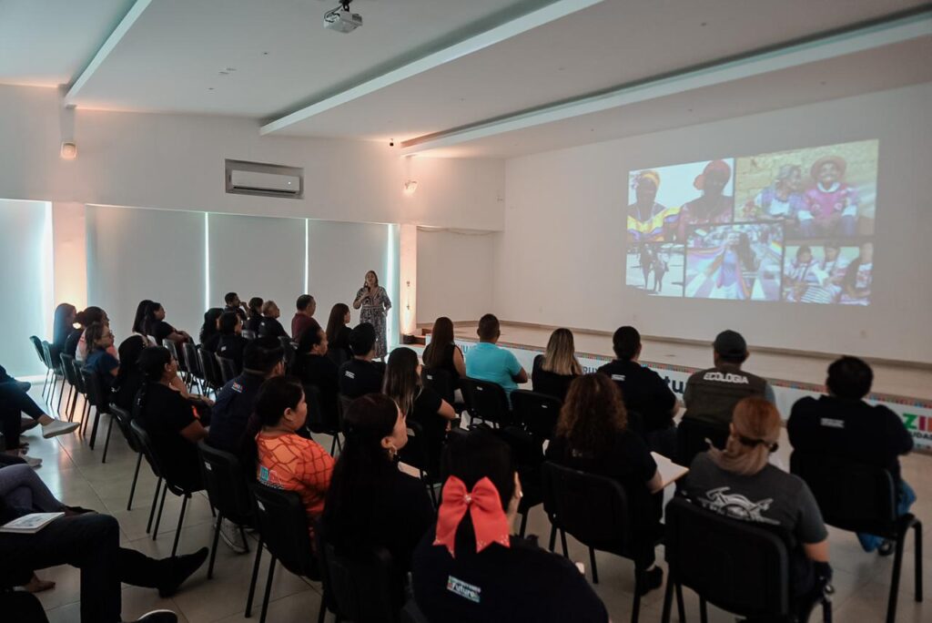 Se capacita a funcionarios del municipio para utilizar un lenguaje inclusivo