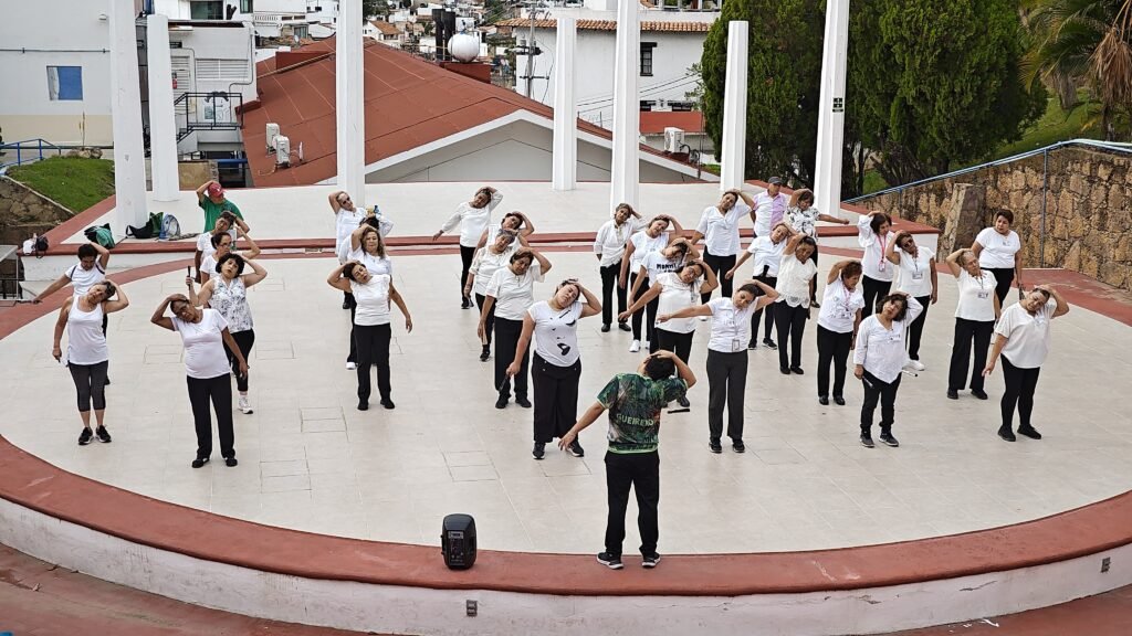 Con taller de Ritmos de Salón en el CSS Taxco, impulsa IMSS Guerrero la inclusión y el arte