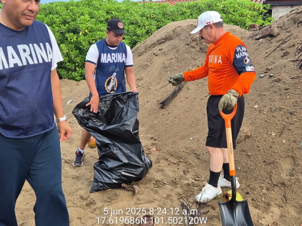 Marina participa en la “Campaña Nacional de Limpieza de Playas y Costas” en el estado de Guerrero