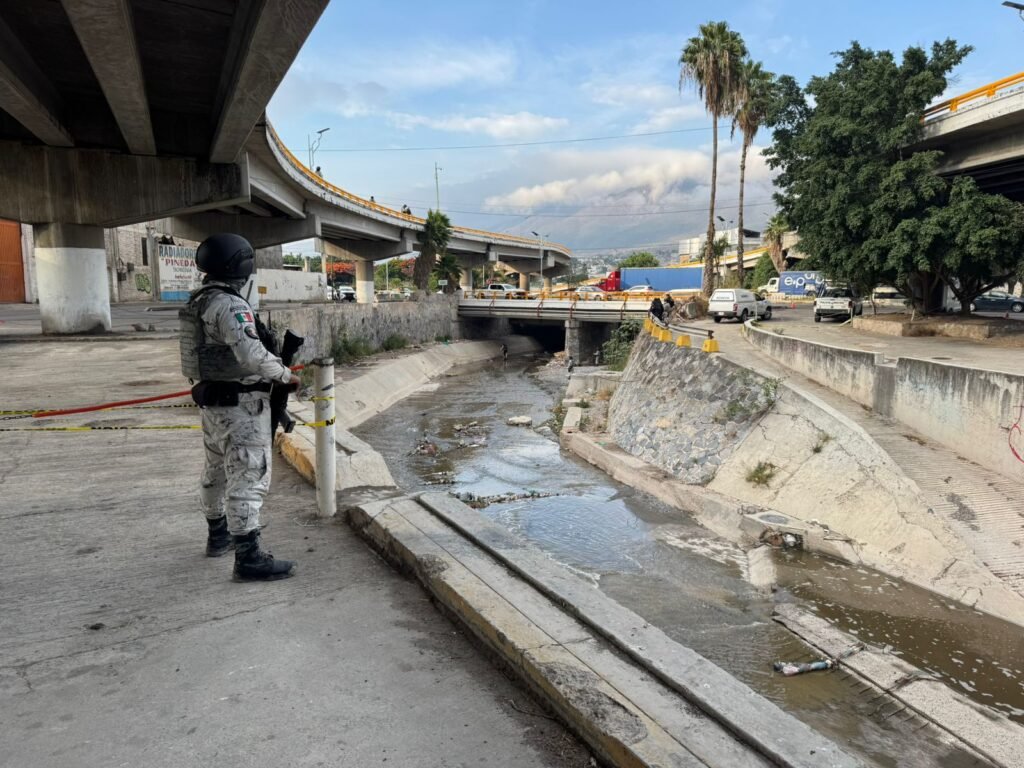 En Chilpancingo… Muere motociclista al caer de puente vehicular al Huacapa