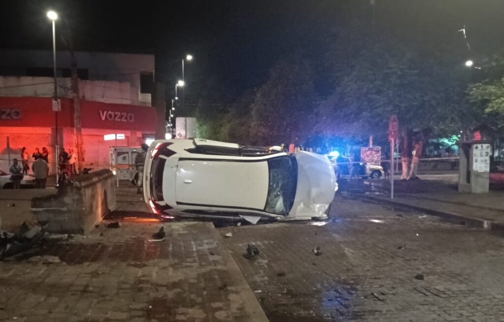 En Iguala… Camioneta con jóvenes enfiestados arrolló y mató a un transeúnte; el conductor huyó
