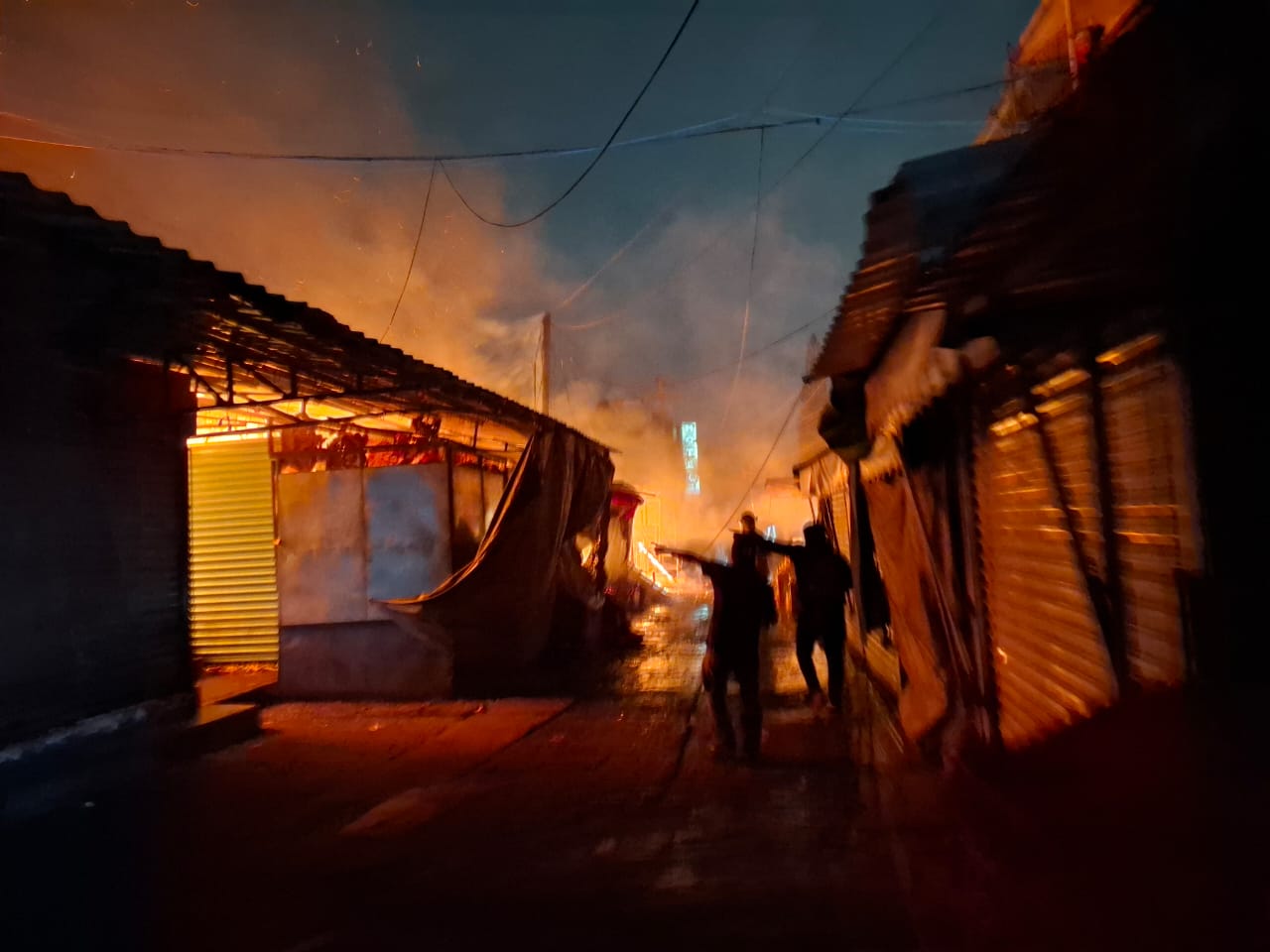 En Chilpancingo… Se incendian unos 30 locales en el mercado Baltazar R. Leyva Mancilla