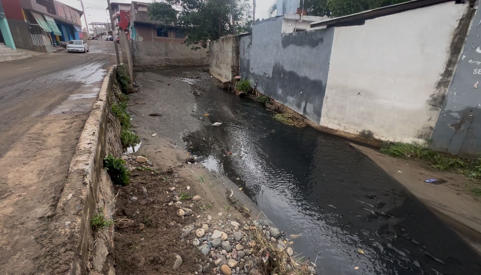 Mala construcción de Conagua provoca desbordamiento de El Mesón