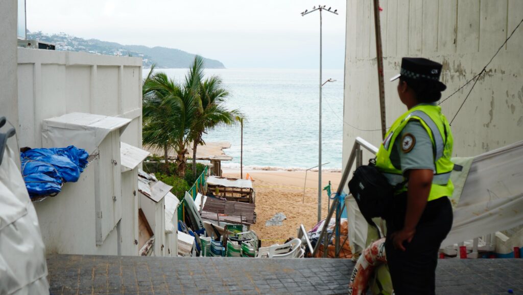 Muere turista de la tercera edad ahogada en playa de Acapulco