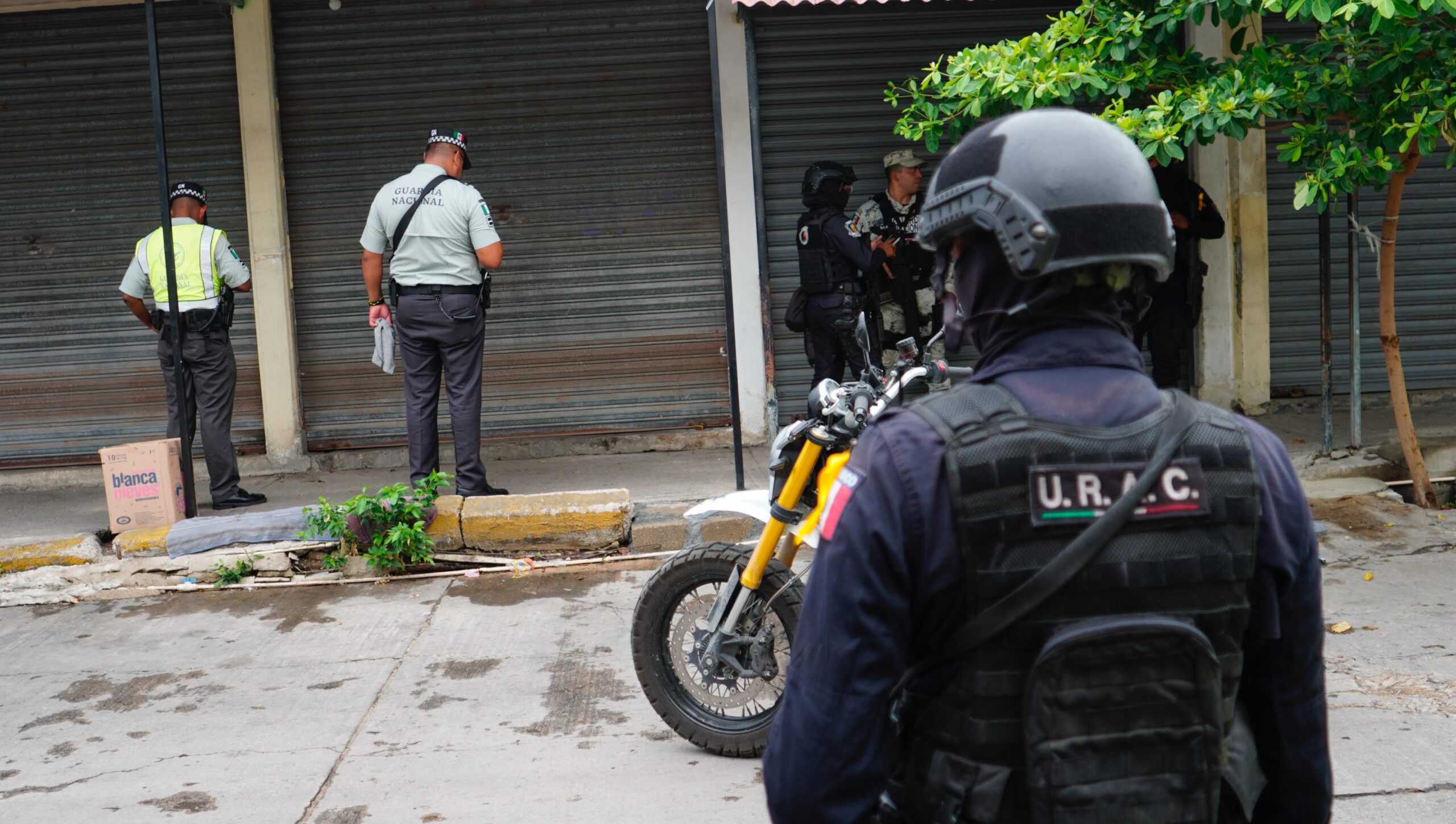 En Acapulco… Hieren a balazos a un hombre en el mercado de artesanías “La Dalia”