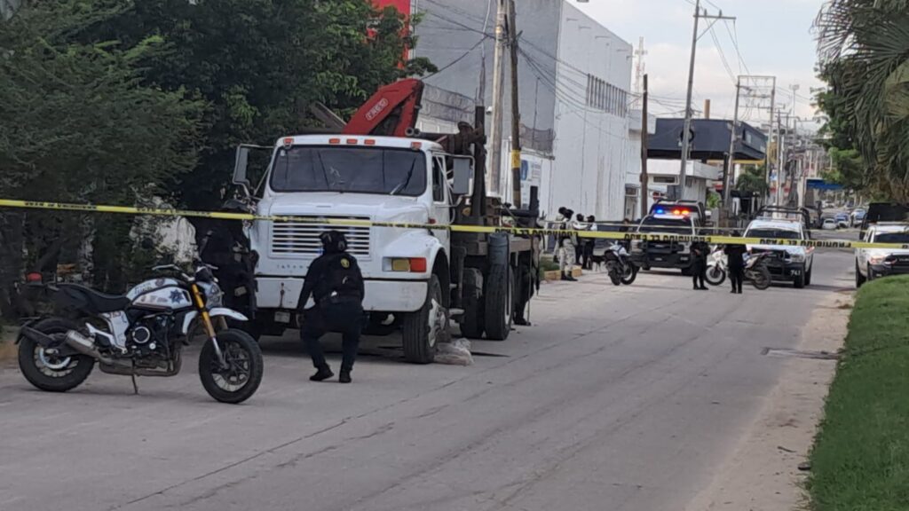 Asesinan a tiros al conductor de una grúa en Acapulco
