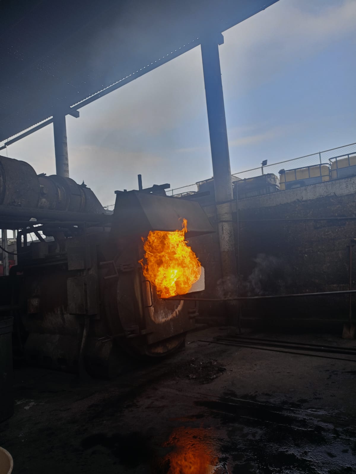 Destruye la FGR más de mil litros de metanfetamina asegurados en Guerrero