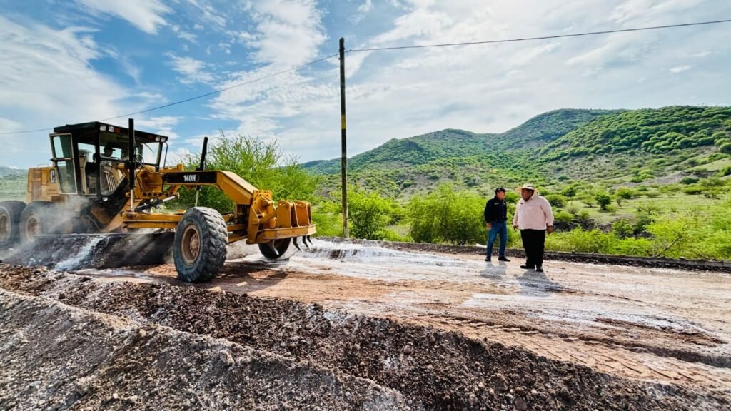 Inician obras de rehabilitación carretera en Tepecoacuilco en la región Norte de Guerrero