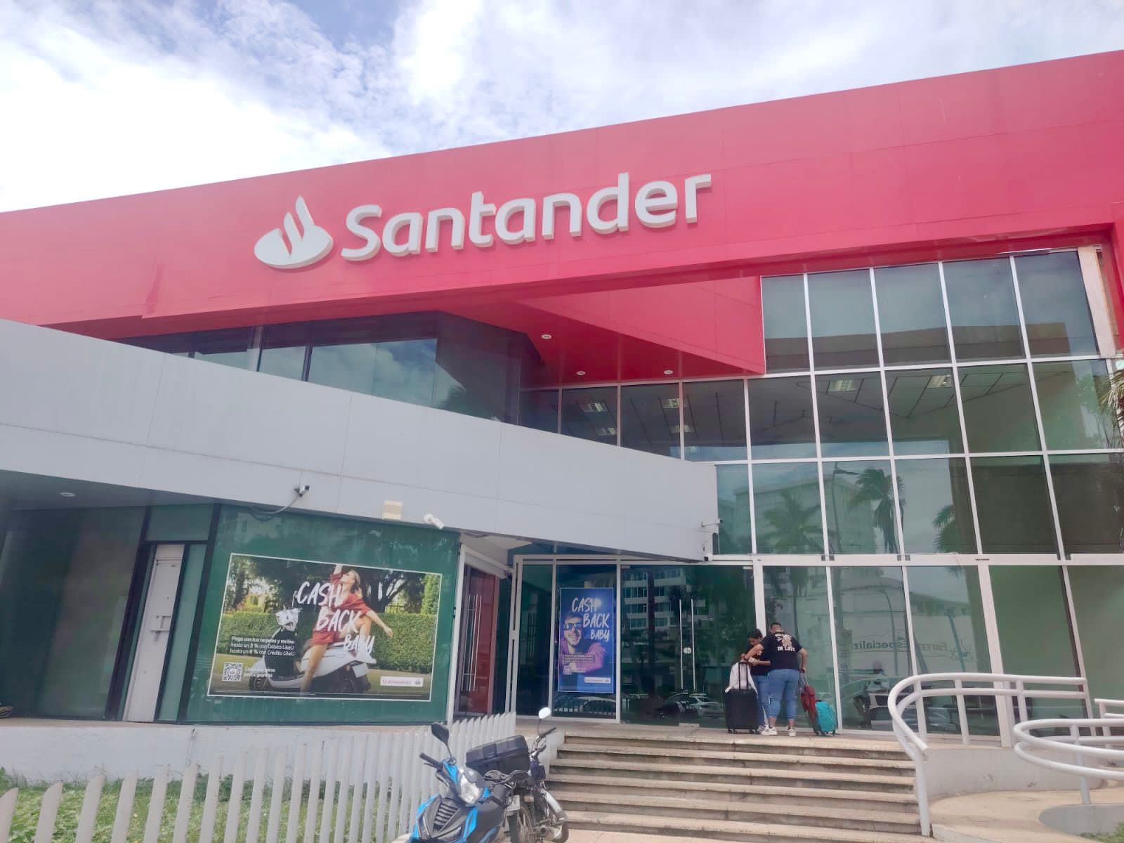 En Guerrero las sucursales bancarias operan con normalidad, tras el paso del huracán  “Erick”