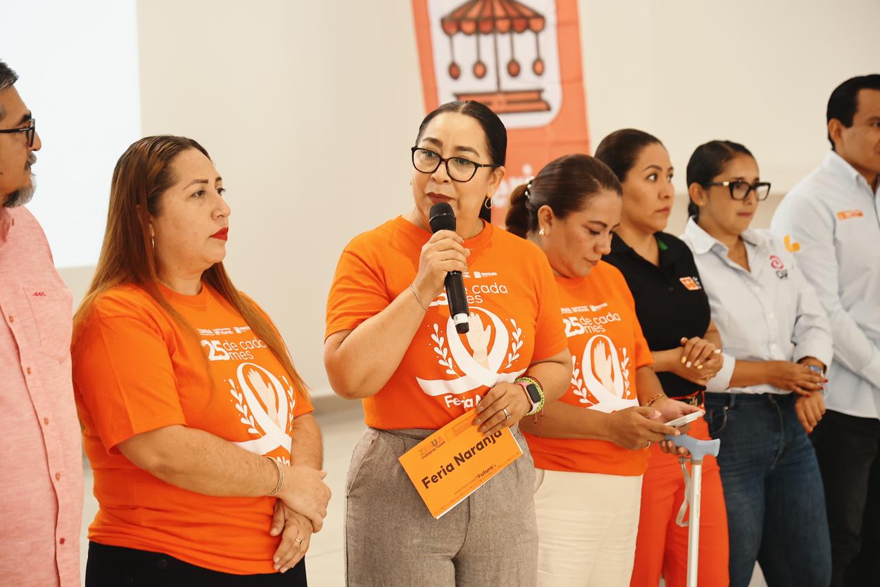 Gobierno de Lizette Tapia Castro realiza Feria Naranja en beneficio del personal del Ayuntamiento