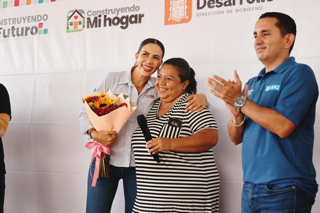 Lizette Tapia Castro lleva el programa “Construyendo mi Hogar” a la comunidad de Los Almendros