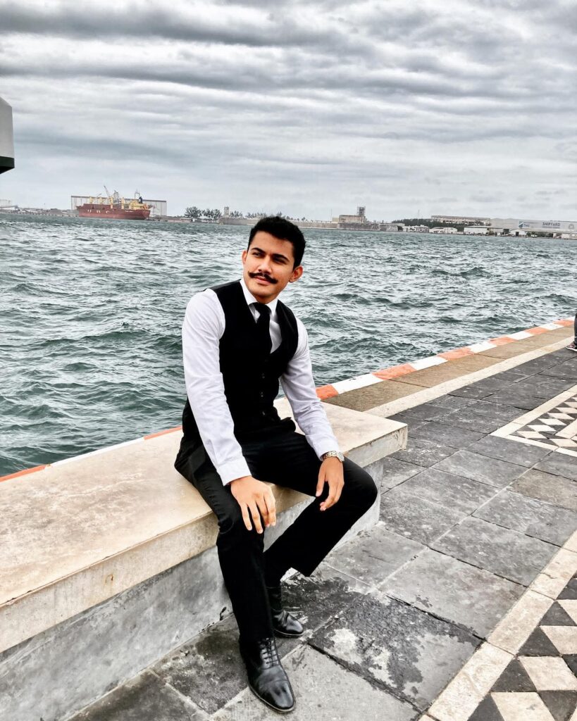 Joven tecpaneco busca representar a México en el Campeonato Mundial de Oratoria en España