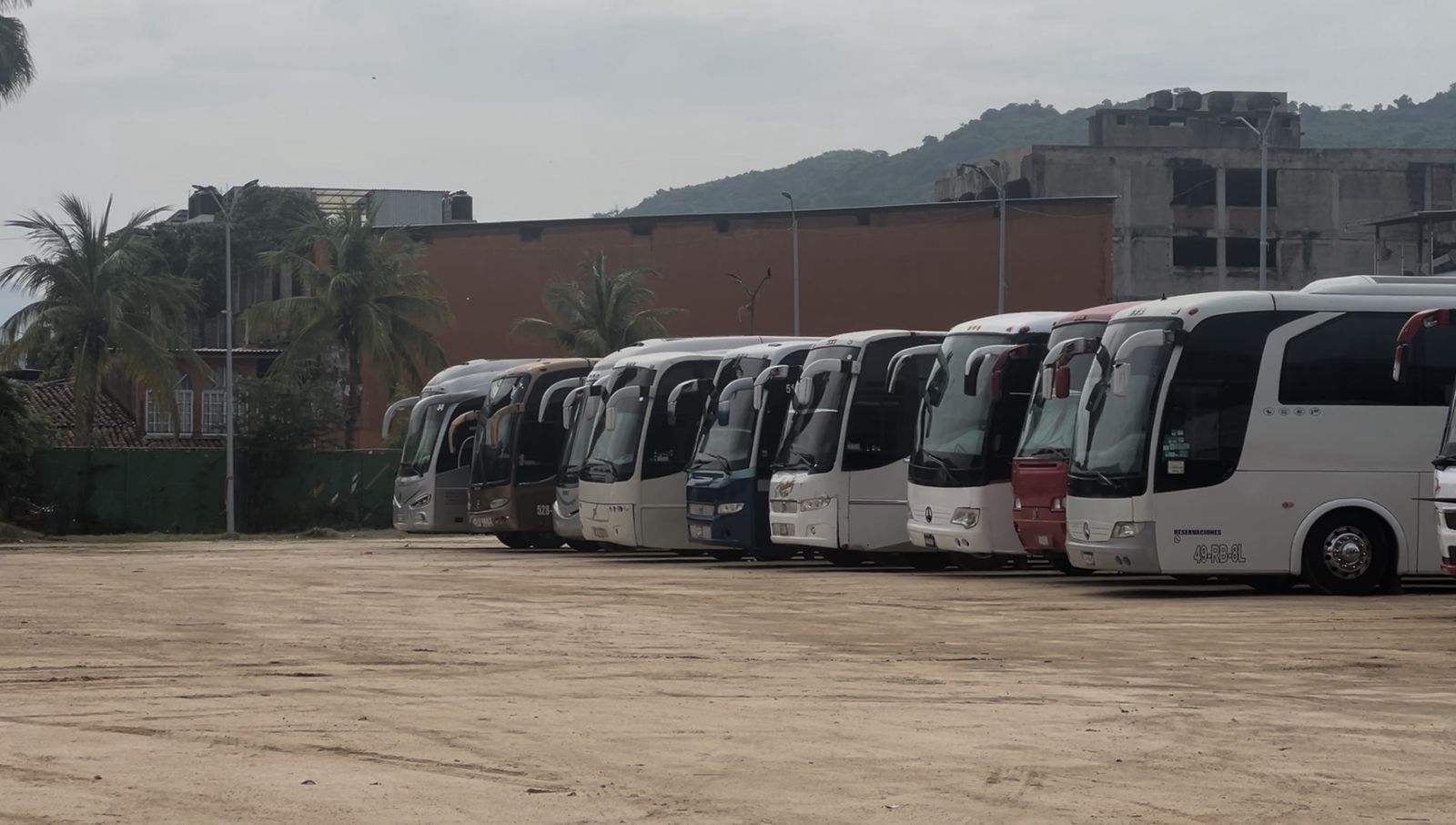 Estacionamiento Las Salinas, opción para autobuses en Zihuatanejo