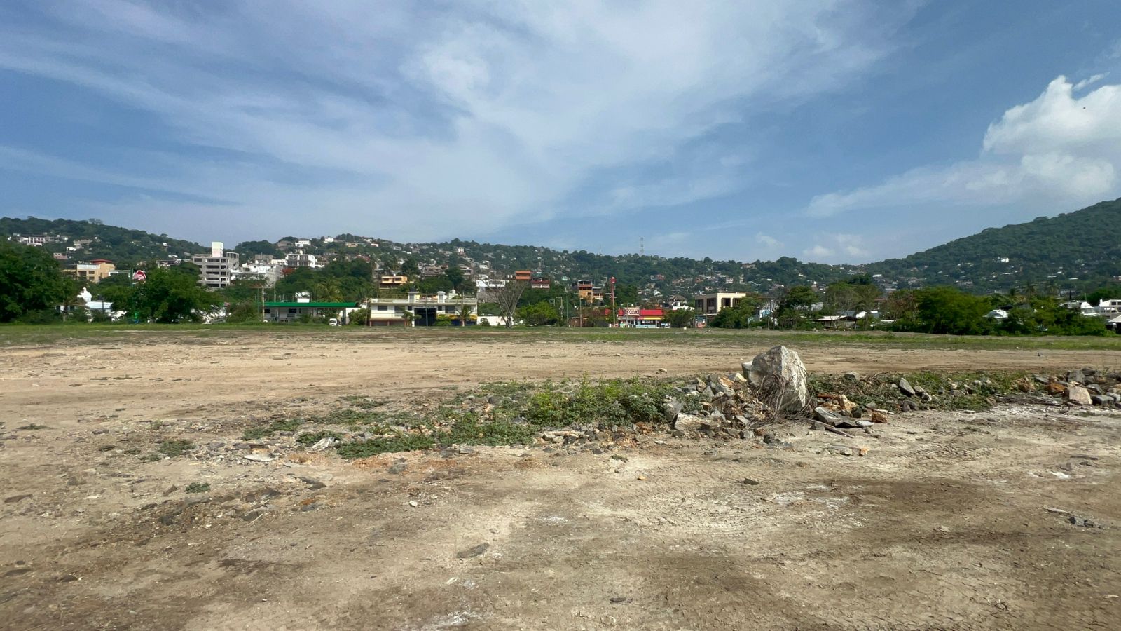 Habilitarán otro terreno en Las Salinas para estacionar autobuses