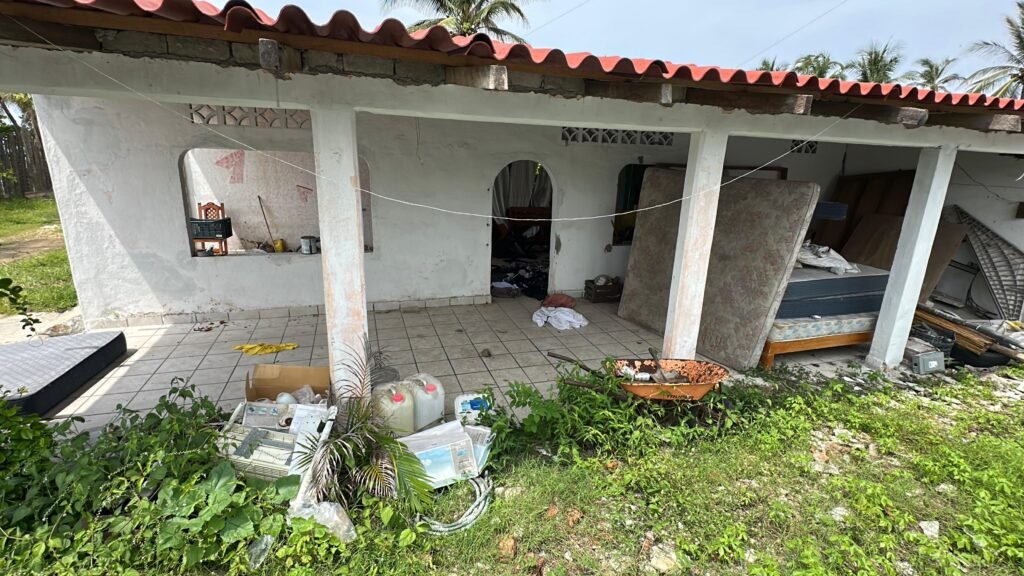 En Coyuca de Benítez… Detienen a 5 sujetos y aseguran armas largas y una granada en La Barra