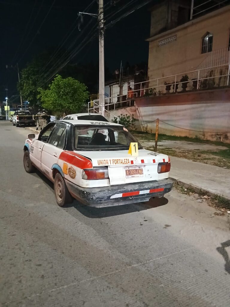 En la cajuela de un taxi encuentran a otra pareja ejecutada, en Acapulco