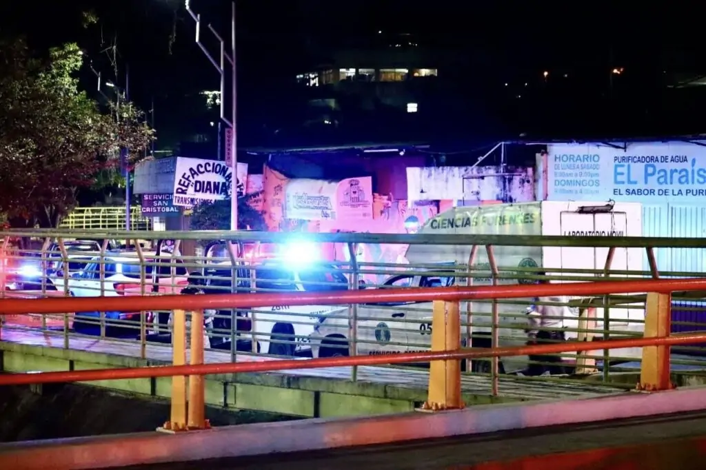En Chilpancingo… tras persecución armada abandonan auto baleado y granada sin detonar