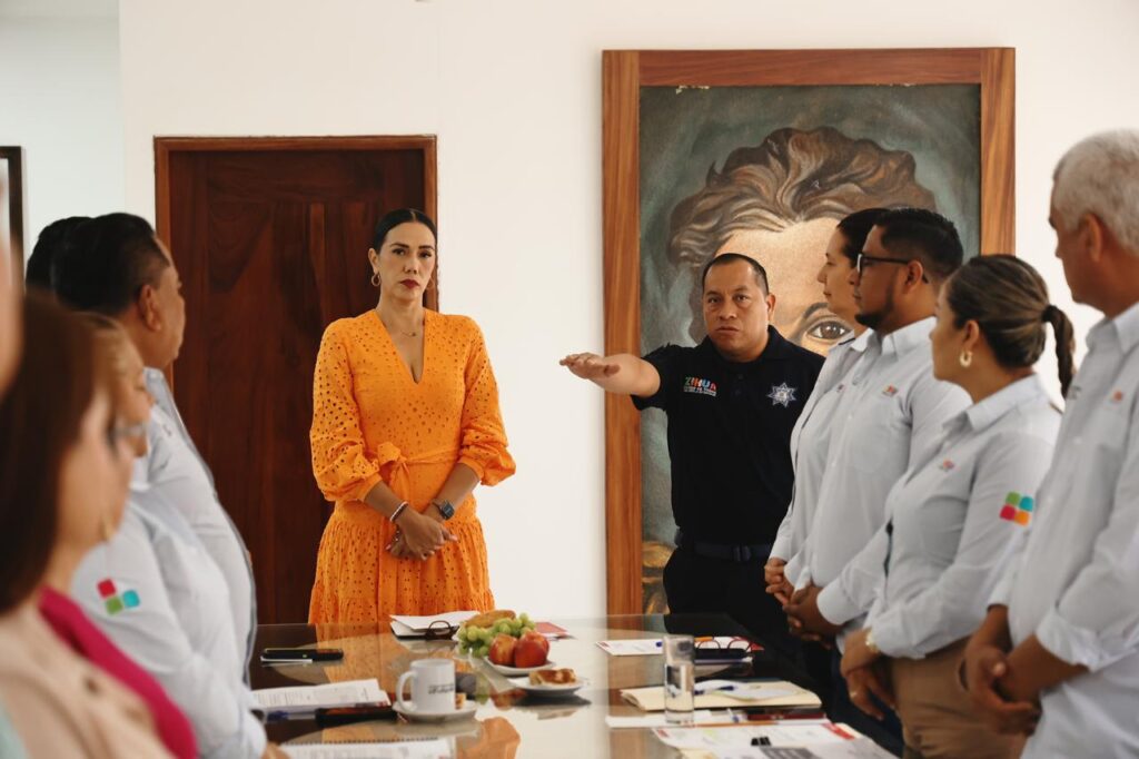 Lizette Tapia Castro toma protesta al nuevo Director de Seguridad Pública
