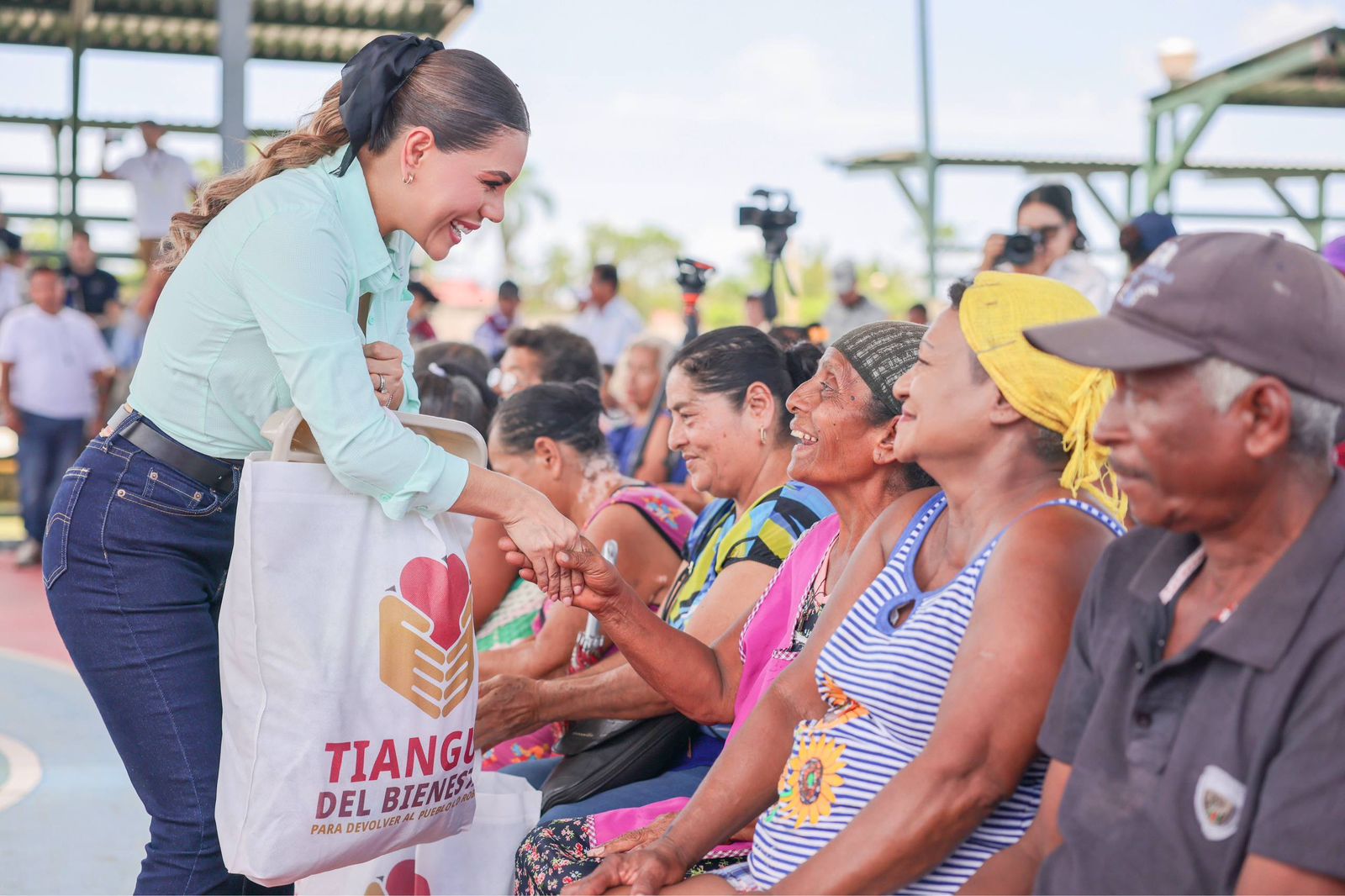 Nos unimos para atender; hoy estamos aquí para apoyar a Cuajinicuilapa y a la Costa Chica: Evelyn Salgado