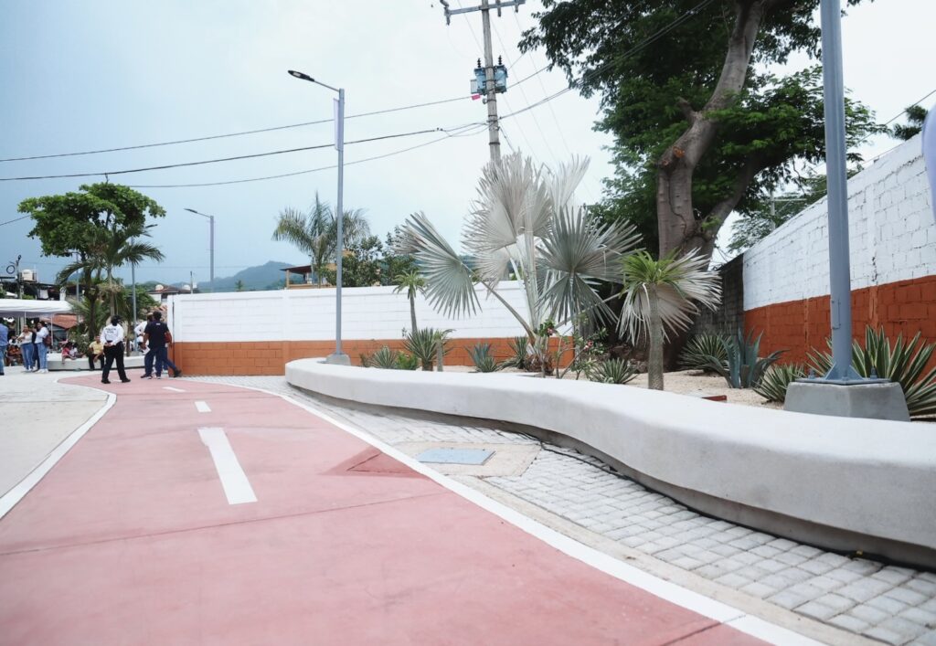 Entrega Lizette Tapia Castro obra de gran importancia para la colonia La Puerta
