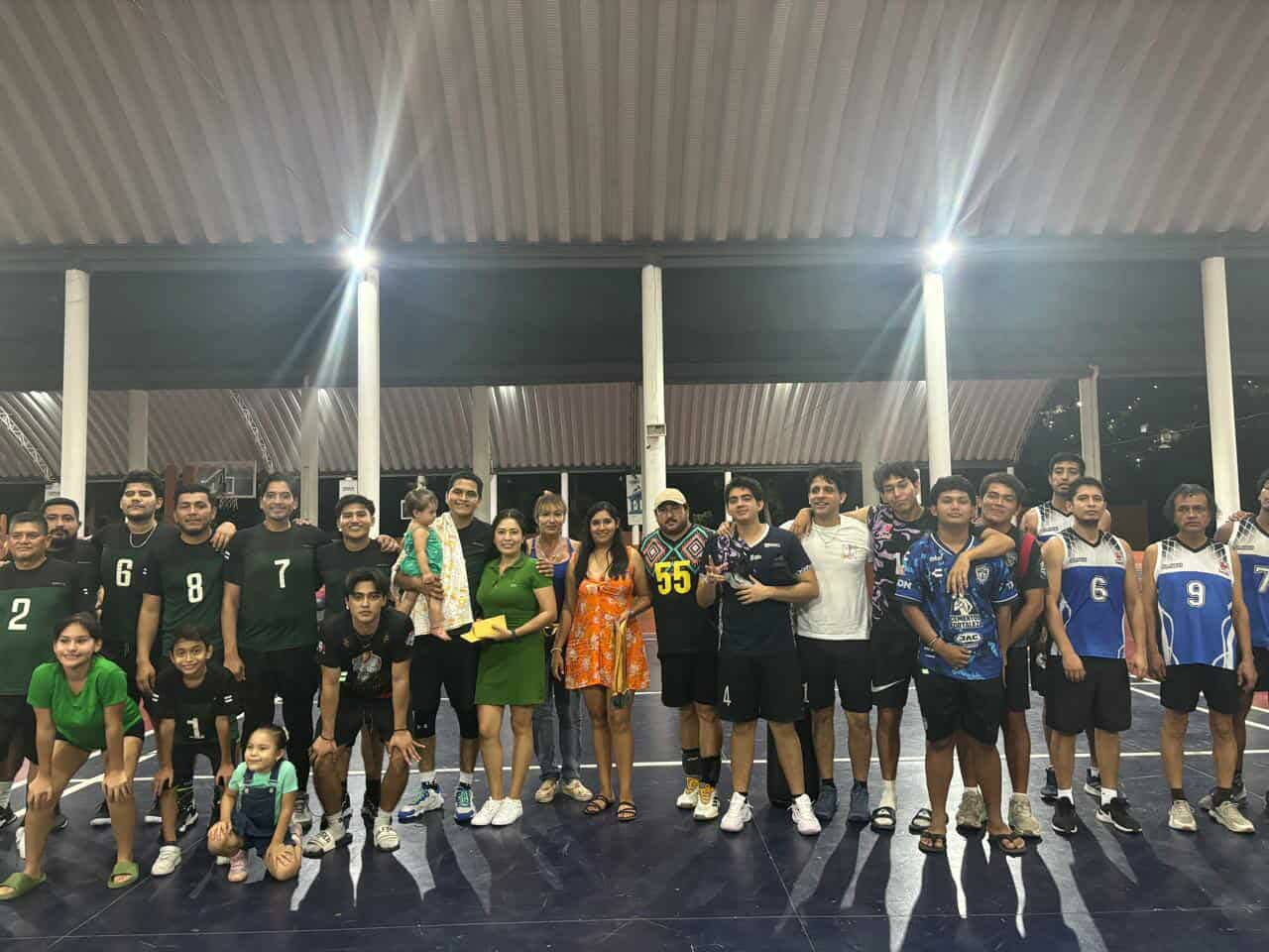 Concluye torneo de tercera fuerza varonil de voleibol en la liga municipal