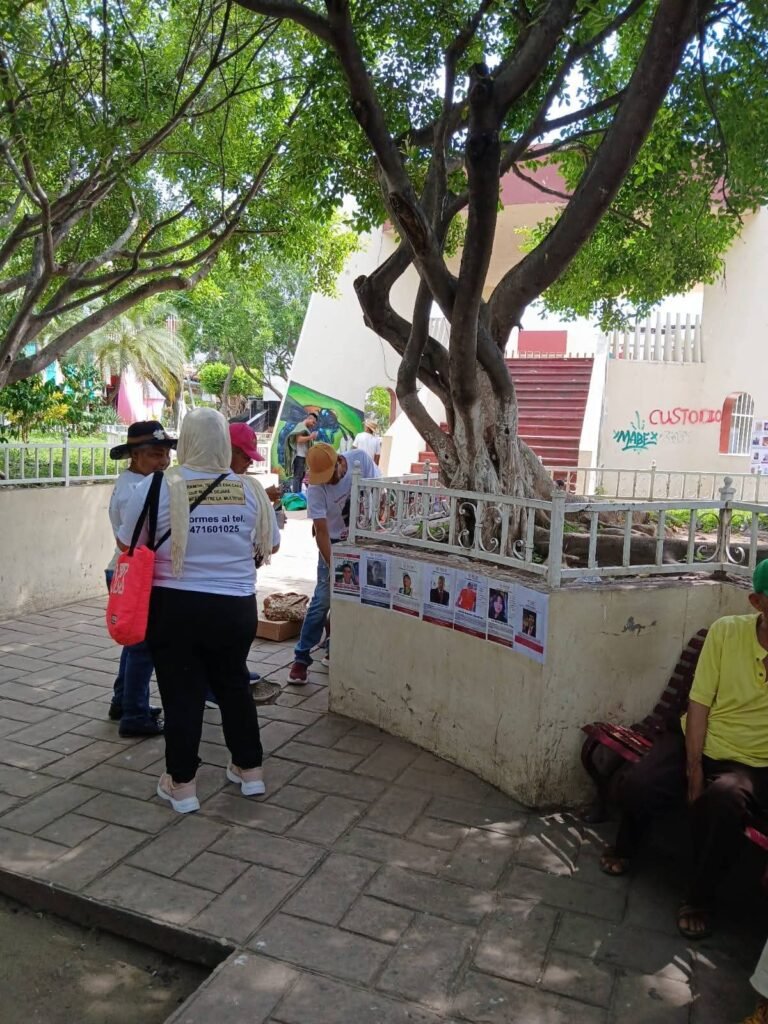 Colectivos de búsqueda recorren Atoyac en Jornada Nacional de Búsqueda de Personas