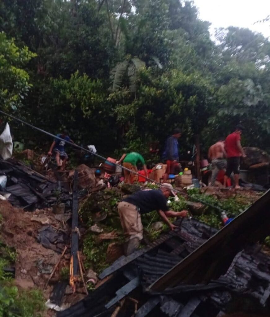 Familia de Atoyac salva la vida tras desprendimiento de roca en El Paraíso