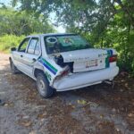 Taxista sufre accidente en Tecpán; transportistas piden retirar topes en carretera federal